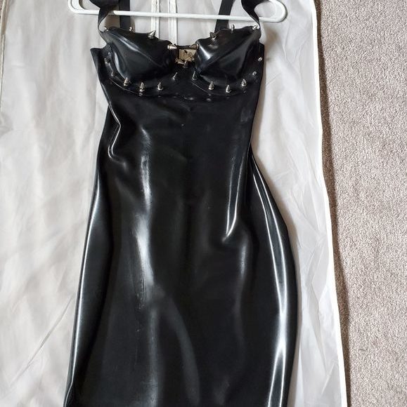 latex dress e1582084701344